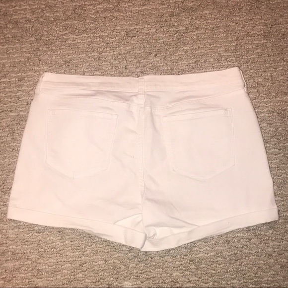 Old Navy Denim Shorts - Picture 4 of 4